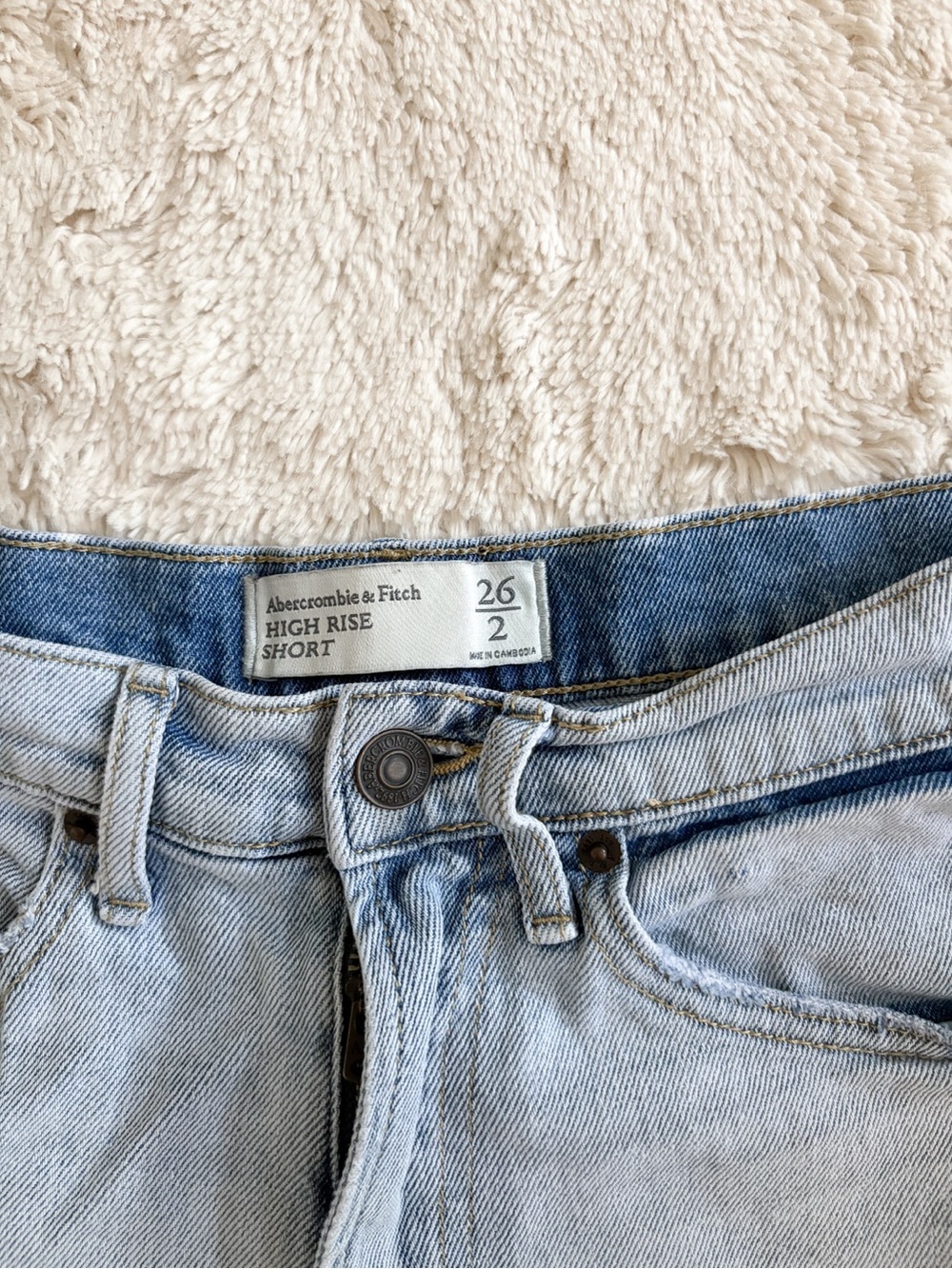 Abercrombie & Fitch Vintage Y2K High Rise Distressed Denim Shorts Size 26 - Picture 2 of 4
